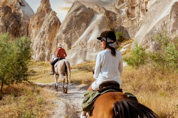 Horseback Riding Tour (1 Hour)